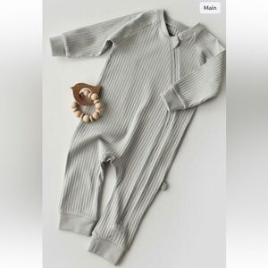 Stay Comfy and Allergy-Free with our Gray Zippered Organic Cotton Romper.